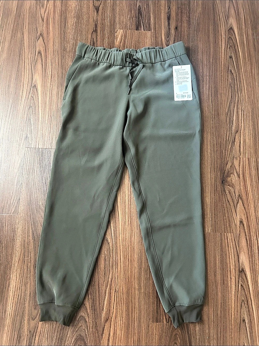 Lululemon On the Fly Jogger Pants in Green Size 8 NWT